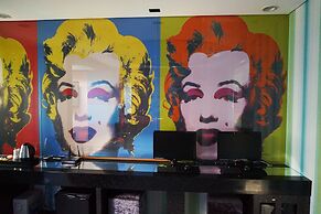 Ava Hotel