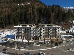 Palace Pontedilegno Resort