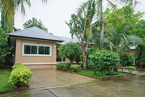 Baan Faa Talaychan Resort