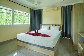 Baan Faa Talaychan Resort