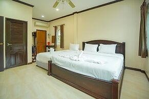 Baan Faa Talaychan Resort