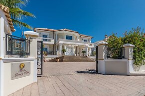 Frido Luxury Villa