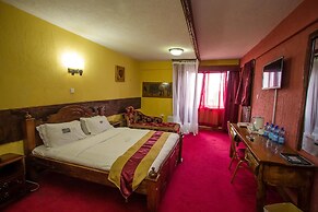 The Luke Hotel