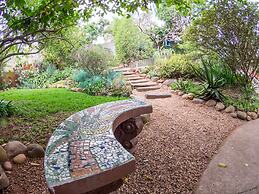 Mackaya Bella Guest House