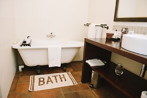 Mackaya Bella Guest House