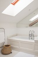 The Majestic Apartment