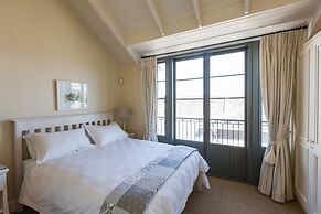 The Majestic Apartment