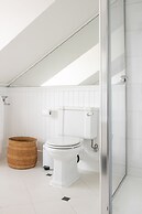 The Majestic Apartment