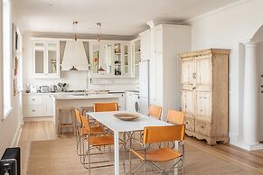 The Majestic Apartment