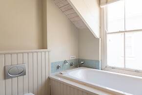 The Majestic Apartment