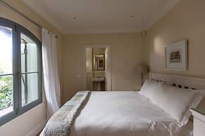 The Majestic Apartment