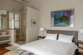 The Majestic Apartment