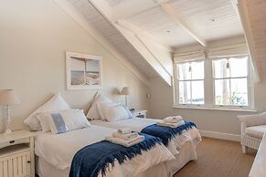 The Majestic Apartment