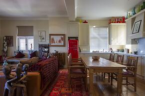 The Majestic Apartment