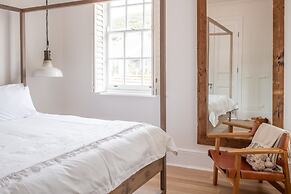 The Majestic Apartment