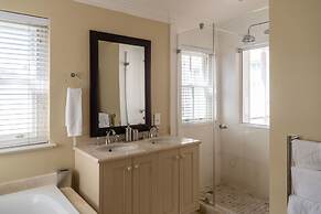 The Majestic Apartment