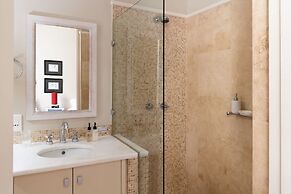 The Majestic Apartment