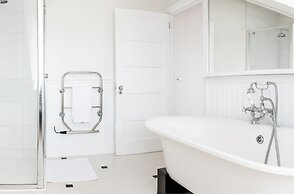 The Majestic Apartment