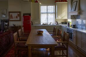 The Majestic Apartment