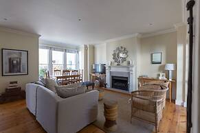 The Majestic Apartment