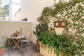 The Majestic Apartment