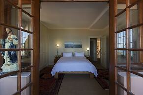 The Majestic Apartment