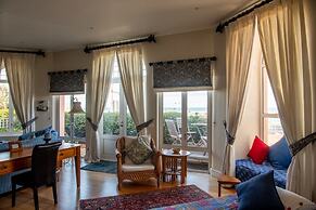 The Majestic Apartment