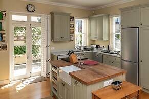 The Majestic Apartment