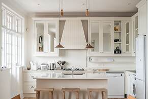 The Majestic Apartment