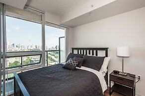 Life Suites Soho 2 Bed - 2 Bath CN Tower View