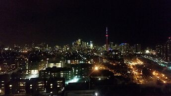 Life Suites Soho 2 Bed - 2 Bath CN Tower View