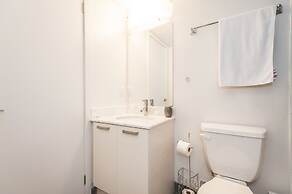 Life Suites Soho 2 Bed - 2 Bath CN Tower View