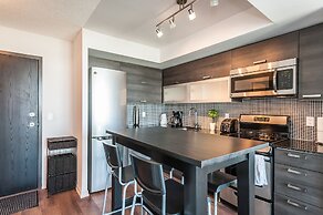 Life Suites Soho 2 Bed - 2 Bath CN Tower View