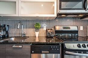 Life Suites Soho 2 Bed - 2 Bath CN Tower View