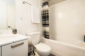 Life Suites Soho 2 Bed - 2 Bath CN Tower View