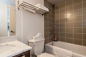 Life Suites Soho 2 Bed - 2 Bath CN Tower View