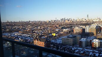 Life Suites Soho 2 Bed - 2 Bath CN Tower View