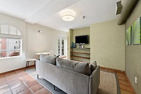 Kasa El Paseo Miami Beach