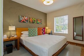 Kasa El Paseo Miami Beach