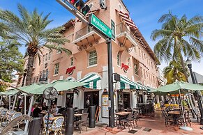 Kasa El Paseo Miami Beach