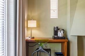 Kasa El Paseo Miami Beach