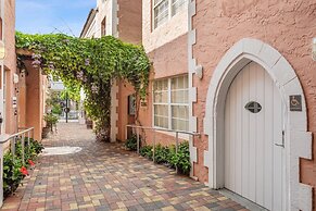 Kasa El Paseo Miami Beach