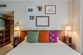 Kasa El Paseo Miami Beach