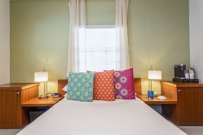 Kasa El Paseo Miami Beach