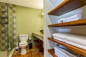 Kasa El Paseo Miami Beach