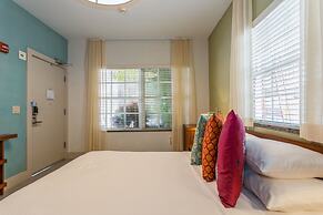 Kasa El Paseo Miami Beach