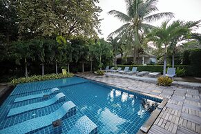Sanae Beach Hua Hin