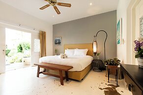 Sanae Beach Hua Hin
