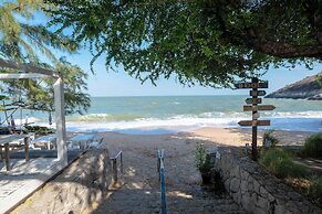 Sanae Beach Hua Hin