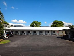 Cardwell at the Beach